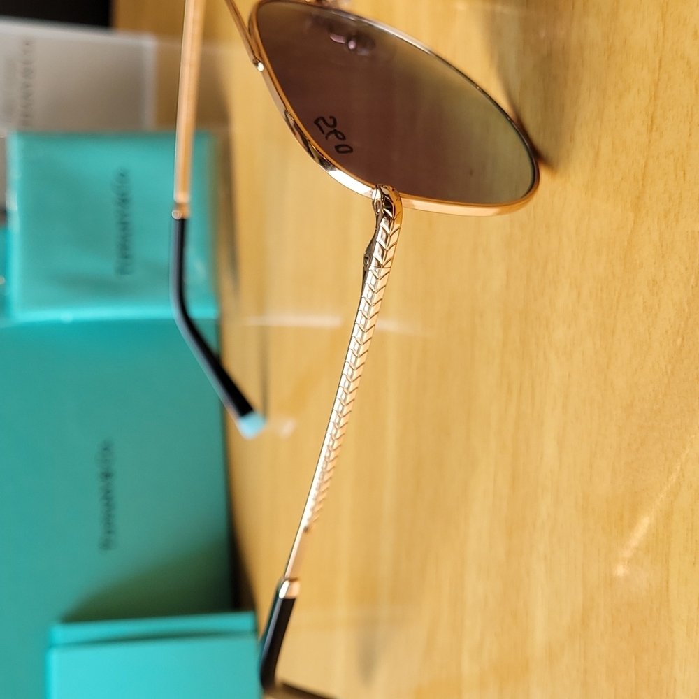 NEW π―% AUTHENTIC AVIATOR TIFFANY&CO. SUNGLASSES πΆπππ - Picture 2 of 8